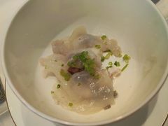 鲜汤吊河豚-味茂·老船夫1927(东海东路店)