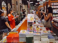 -西西弗书店&矢量咖啡(壹方购物中心店)