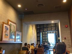 大堂-星巴克臻选(深圳皇庭广场分店)