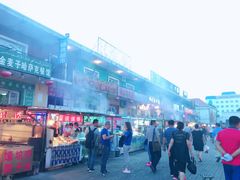 -布尔津河堤夜市