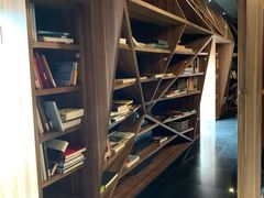 -钟书阁(松江泰晤士小镇店)