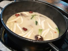 -三人行骨头王火锅(长寿店)
