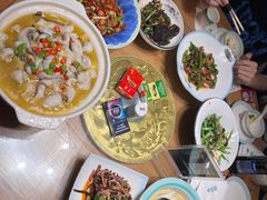 -呷湘厨·鱼汤捞饭·剁椒鱼头·辣椒炒肉(国家会展中心店)