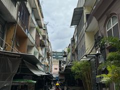 -Kha Mu Charoensang(Silom)