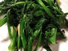 蒜蓉菜心-酱皇乳鸽(富威大厦B座店)