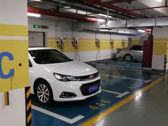 -华泰中心-停车场