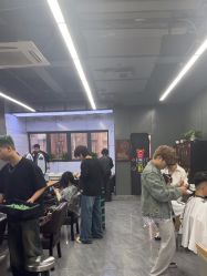 -藤野造型烫发染发