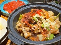 -老牌坊云南鱼豆花火锅(爱建店)