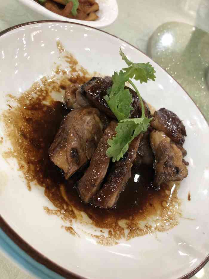 文园酒楼-"装修和环境都一般般,不算特别新和漂亮的大.