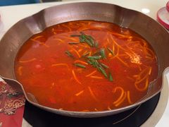 -毛辣果·贵州红酸汤牛肉火锅(西单店)