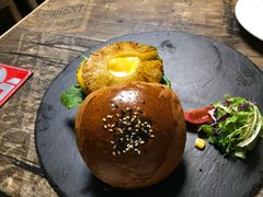 烤菠萝汉堡-HIGH FIVE哈福手工汉堡(桂林路店)