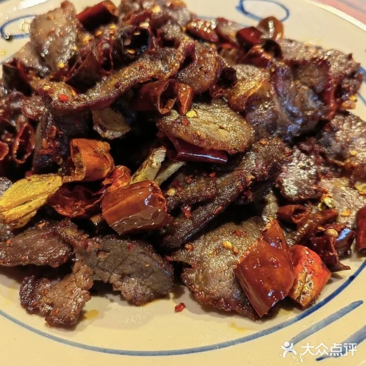 寻甸老坛酸菜牛肉，解锁冬日味蕾新秘境！🔥✨