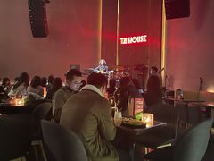 -TZ House音乐现场(来福士中心店)