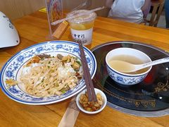 -甘掌门·化州驰名牛杂粉(越秀店)