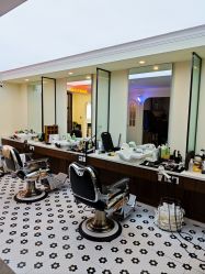 -理昂男士理发店 Barber shop