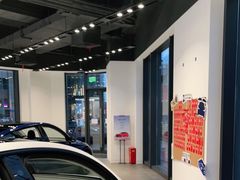 -TESLA 特斯拉(上海太古汇体验店)