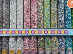 -m豆巧克力世界(上海世茂广场店)