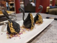 黑天鹅榴莲酥-悦秀·高级粤菜