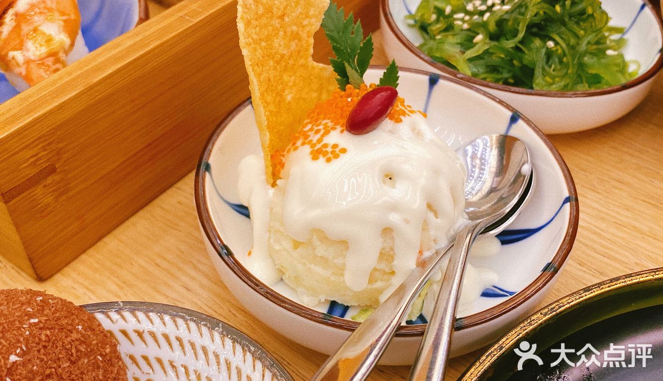 穿着和服吃日料
