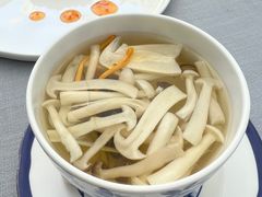 养生松茸竹荪汤-九里云松·天香餐厅