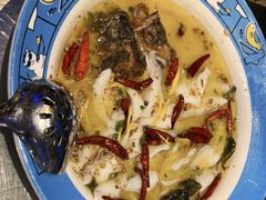 老坛酸菜鲈鱼-鱼库·不仅是一家烤鱼店(车公庙店)