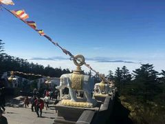 -峨嵋山金顶