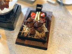 -穹六人间 people 6(岳阳路店)
