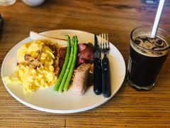 -Common Table · Brunch & Coffee