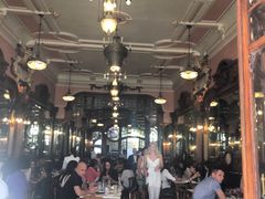 -Majestic Café