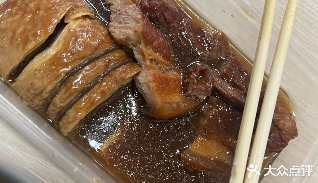店很干净，米线比那几家网红店做的用心