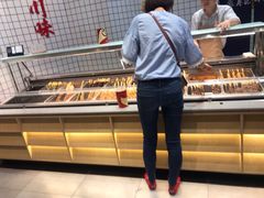 面包甜点陈列柜-廖记棒棒鸡(青岛万象城店)
