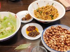 -富正毅三下锅·湘西韵味(天门山索道店)