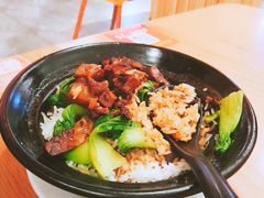红烧肉煲仔饭-嘉年华面包房餐厅（饺子馆）(陶然亭店)