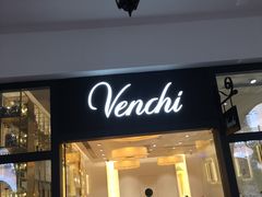 门面-VENCHI 闻绮(上海佛罗伦萨小镇店)