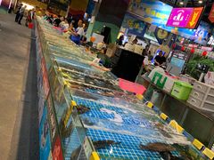 -三亚火车头万人海鲜广场