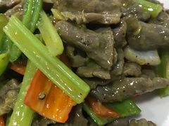 黄芥末酱炒牛肉-乾坤饭店