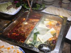-月满大江经典火锅(任城路店)