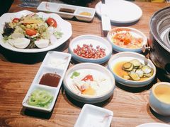 -明洞阿姨·韩式酱蟹烤肉·创意料理(三元桥店)