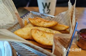 Creamy Chive Potato Wedges