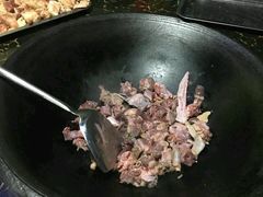 半只猪手半只鹅-逢缘柴火农家乐(连南店)