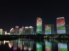 -万绿园