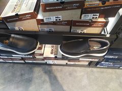 -SKECHERS 斯凯奇(上海国际时尚中心店)