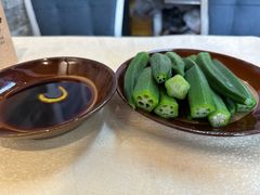 -猪三哥肥肠鸡川菜小炒