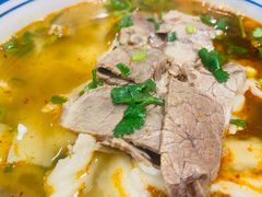 牛肉刀削面-破瓦寒窑·地摊烤羊排