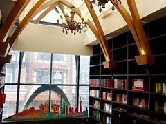 -钟书阁(松江泰晤士小镇店)