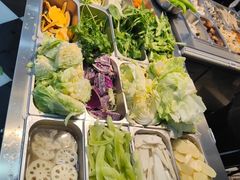-愉肴麻辣香锅(中山路店)