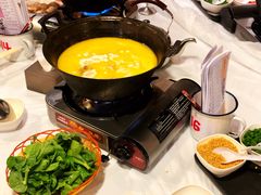 -鲜入围煮花胶鸡海鲜火锅