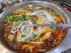 -黄利砖万峰林布依特色酸笋牛肉馆