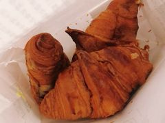 爆浆牛角包-六贤记(文三店)