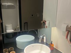 -桔子酒店(上海西藏北路地铁站店)